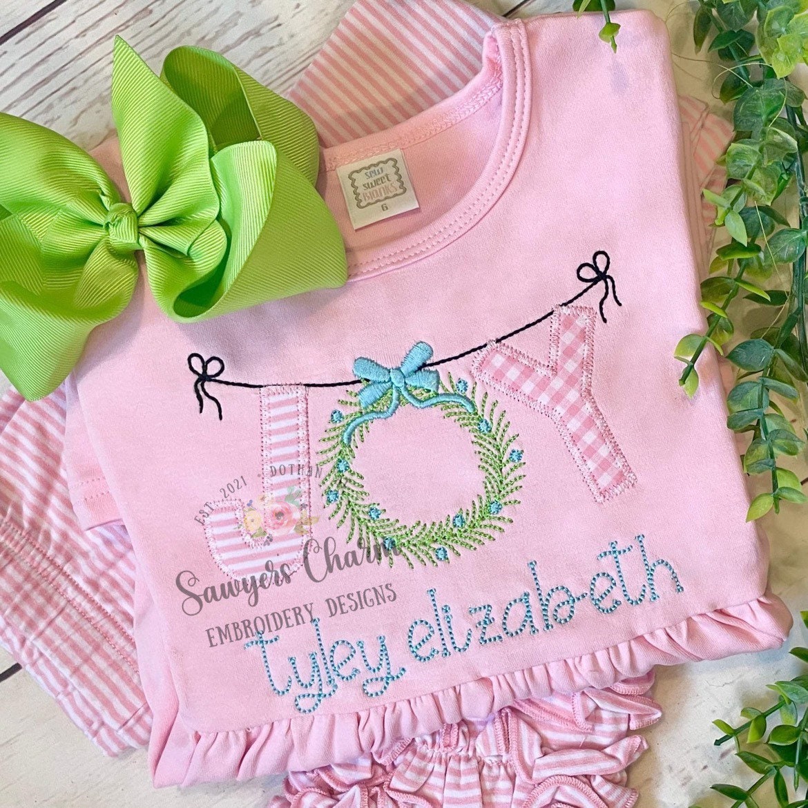 Christmas JOY wreath with bow bunting banner zigzag applique machine embroidery design file, quick stitch, bean stitch, winter holiday