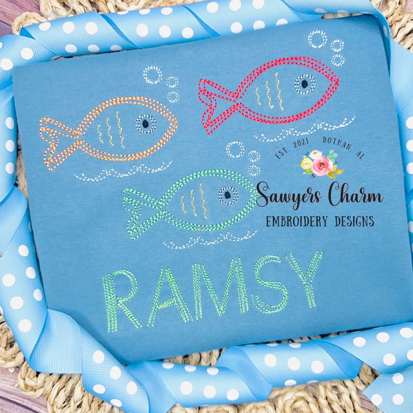 Squiggly fish in water with bubbles trio, quick stitch, vintage style, bean stitch machine embroidery design file, waves, ocean lake, summer