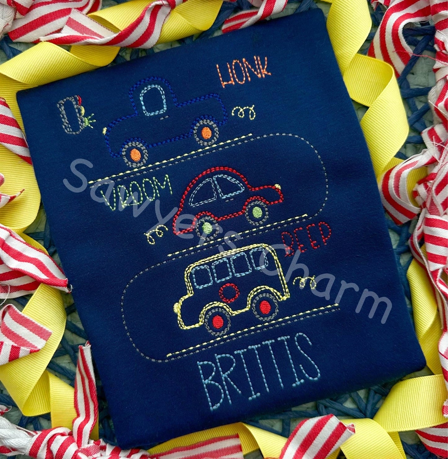 Squiggly truck, car, bus trio, quick stitch, vintage style, bean stitch machine embroidery design file, stoplight, road, honk, vroom, beep