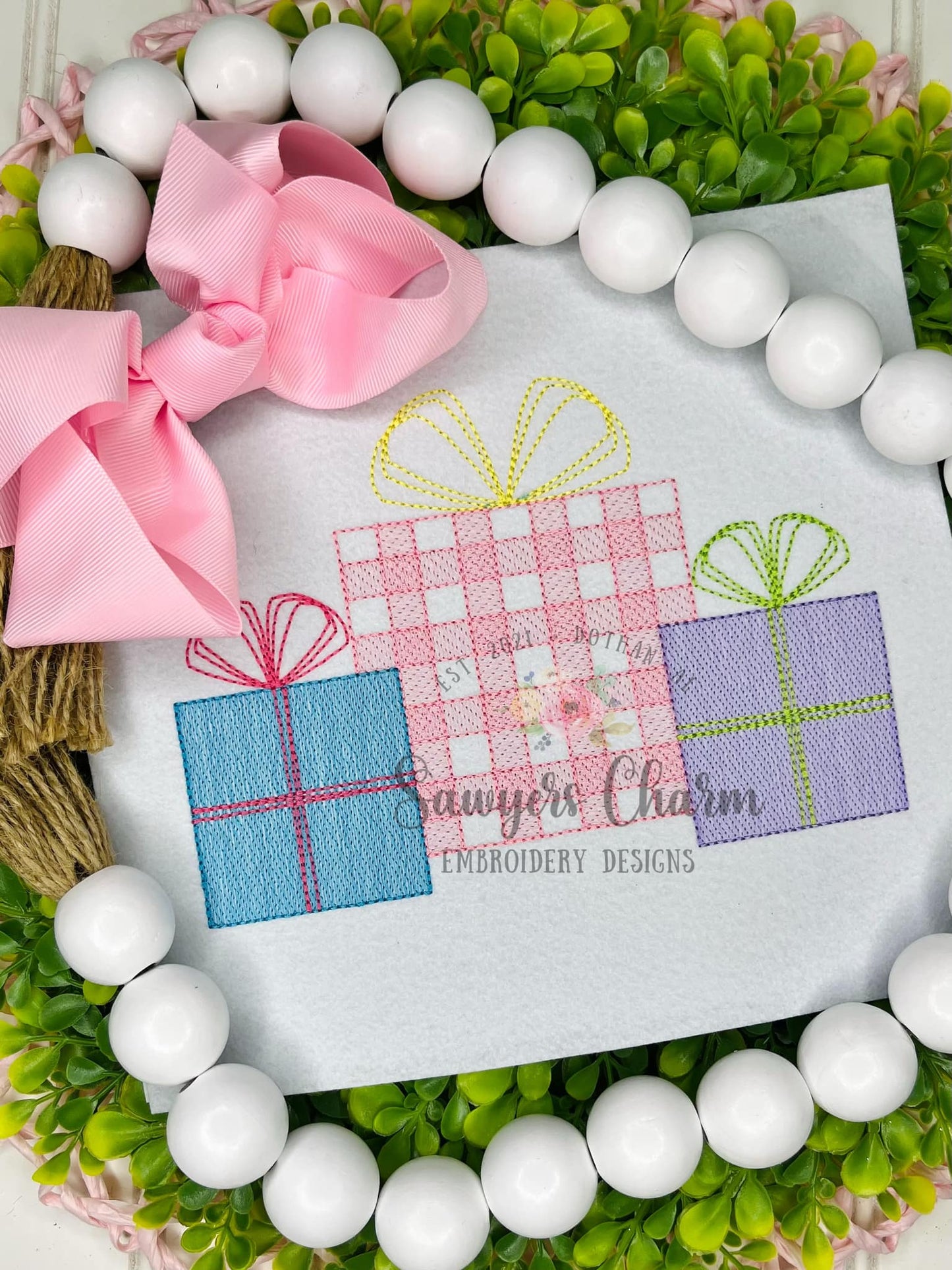 Gingham presents with bow sketch stitch/bean stitch machine embroidery design file, Christmas, plaid check, holidays, birthday gifts