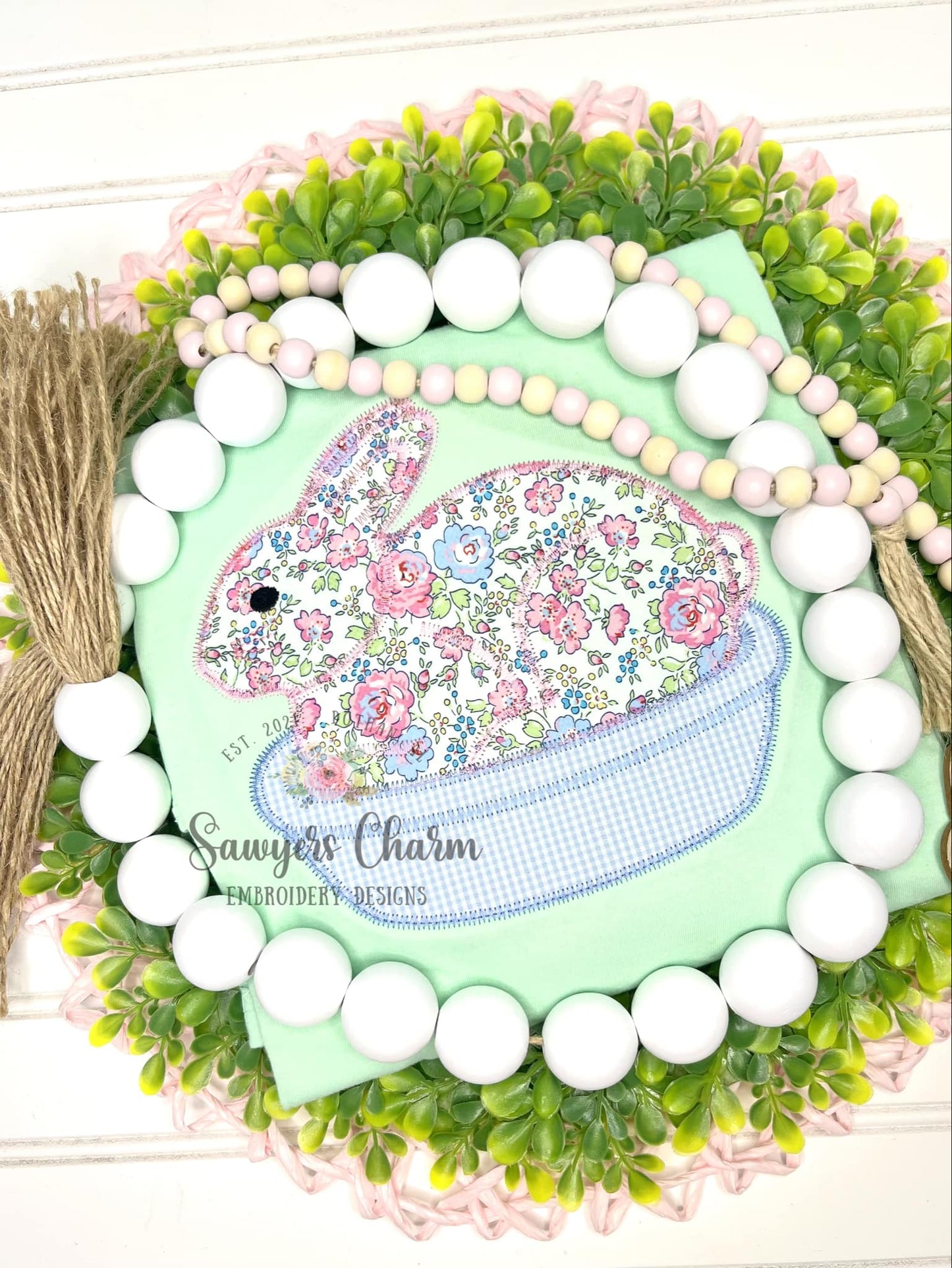 Bunny rabbit on nest zig zag stitch machine applique embroidery design, Vintage Easter