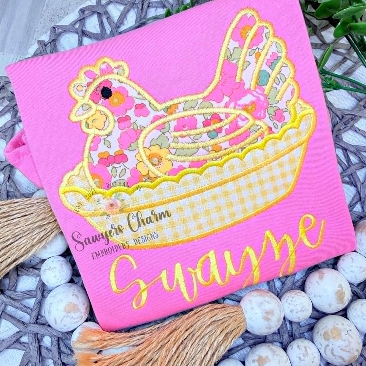 Hen on nest satin stitch machine applique embroidery design, Vintage spring chicken