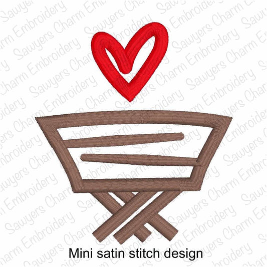 Mini manger with heart, satin stitch machine embroidery design, happy holidays, Merry Christmas, Baby Jesus, Christ's love