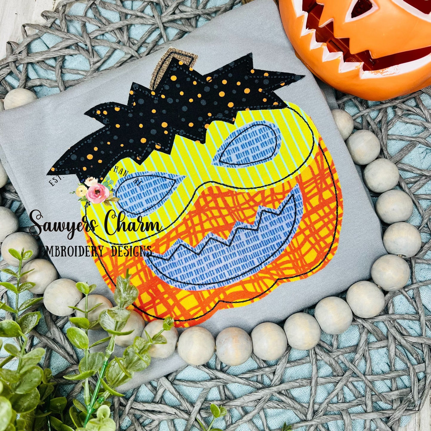 Green strong man Superhero jackolantern pumpkin, bean stitch applique, embroidery design file, fall halloween, strong man, quick stitch